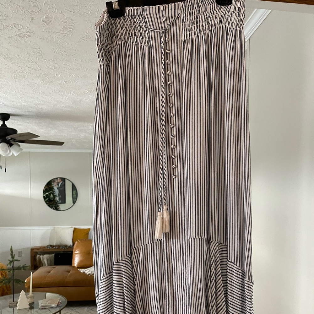 high-low skirt